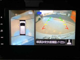クルマを空から見たような映像が映る、アラウンドビューモニターで、車両周辺の安全確認も一目できます!小さなお子様や障害物も確認できるので、運転のしやすさだけでなく事故防止にも役立ち安心して駐車できます♪