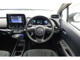 スポーティームード溢れる運転席周りですね。 クイックなドライビングに対応できるよな運転席回りになっています。 ドライブがますます楽しくなりますね!
