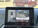 車を空から見たような映像が映る、アラウンドビューモニターで車両周辺の安全確認も一目でできます!小さなお子様や障害物も確認できるので、運転のし易さだけではなく事故防止にも役立ちます♪