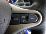 ハンドル右側にはクルーズコントロールのスイッチが装備され運転中の操作も安心して行えます!