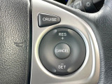 【クルーズコントロール】高速道路もラクラク走行。アクセルを離しても一定速度で走行ができ、長距離運転時の負担を軽減!加速・減速も簡単なスイッチ操作で調整できます。