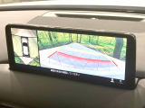 【360&deg;ビューモニター】専用のカメラにより、上から見下ろしたような視点で360度クルマの周囲を確認することができます☆死角部分も確認しやすく、狭い場所での切り返しや駐車もスムーズに行えます。
