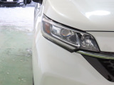 LEDヘッドライトは、点灯の瞬間から光量を発揮し、突然暗くなるトンネルなどでの安定感を高めます。