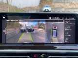 【アラウンドビューモニター】バックカメラに加え、360度のカメラで駐車も楽々。駐車が苦手な方でも安心してお乗りいただけます。