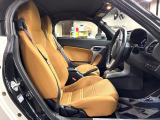 運転席シート廻りは使用感も少なく、良好な状態となっています。丁寧に使われていたことがよくわかりますね。