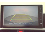 バックガイドモニターで、後方を確認しながら安心して駐車することができます。運転初心者も熟練者も必須の機能ですよ!