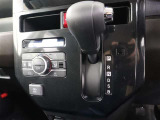 使いやすいシフトレバーです。