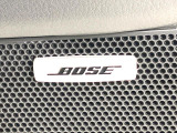 【BOSEサウンドシステム】メーカーオプションの高品位サウンドシステムを搭載。専用のチューニングが施された大小様々なスピーカーから良質なサウンドが奏でられ、臨場感あふれる音響空間を演出します。