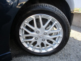 アルミホイールを装備しております。