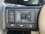 ステアリングスイッチ付。ハンドルから手を離さずにオーディオ操作が出来て安全です。