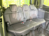 3列目シートはもちろん状態良好☆大人でもゆったりと座って頂けますので、大人数でのお出かけもラクラクです♪ご家族で、気の知れた仲間で、ドライブに行くのが楽しみですね♪