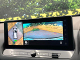 【アラウンドビューモニター】専用のカメラにより、上から見下ろしたような視点で360度クルマの周囲を確認することができます☆死角部分も確認しやすく、狭い場所での切り返しや駐車もスムーズに行えます。