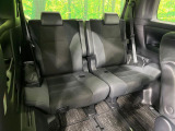 3列目シートはもちろん状態良好☆大人でもゆったりと座って頂けますので、大人数でのお出かけもラクラクです♪ご家族で、気の知れた仲間で、ドライブに行くのが楽しみですね♪