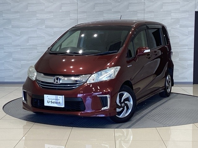 フリードハイブリッド1.5 プレミアムエディション