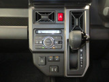 オートエアコンで暑い夏も寒い冬も快適な車内で運転出来ます。運転席・助手席シートヒーター付。冬場でも心地良く運転出来ます。