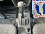 フロア4AT車!坂道走行では軽いエンジンブレーキ効果を得られる【オーバードライブスイッチ】付。