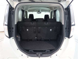 広々としたラゲージスペースを備えています。大きなものや長さのある荷物もしっかりと積み込めます。