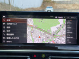 【純正ナビゲーション】BMWのナビゲーションは操作性も良く、詳細な地図情報と交通状況を見やすく表示し、快適なドライビングをサポートしながら目的地までナビゲートします。