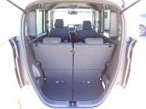 ◆定員乗車時のカーゴルームです。普段のお買い物の荷物やたくさんの収納が可能です。