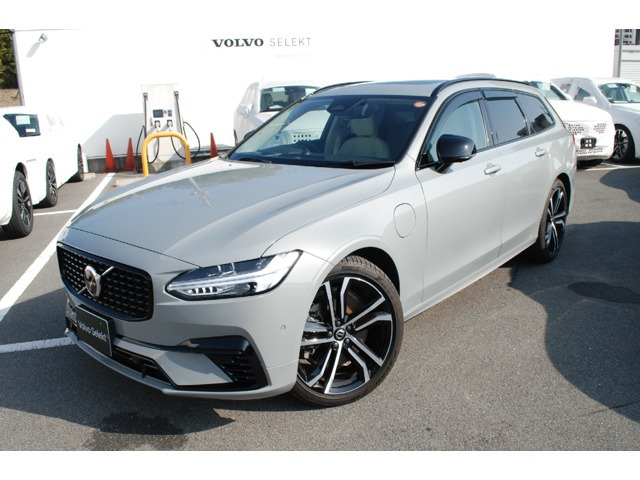V90リチャージ アルティメット T8 AWD プラグインハイブリッド 4WD