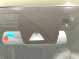 【トヨタセーフティセンス】走行中に前方の車両等を認識し、衝突しそうな時は警報とブレーキで衝突回避と被害軽減をアシスト。より安全にドライブをお楽しみいただけます。