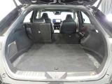 広いラッゲージスペースです。リヤシートのシートアレンジ次第で大きな荷物も積めちゃいますよ。