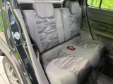 後部座席も気になるようなキズ・汚れやへたり等、大きなダメージはなく、良好な状態です。