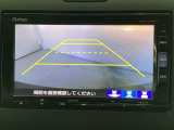 バックでの車庫入れも安心です! リアカメラが付いているバックモニター付のナビを装備しております。操作線もついており距離感も画面から確認できます。