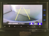 バックでの車庫入れも安心です! リアカメラが付いているバックモニター付のナビを装備しております。操作線もついており距離感も画面から確認できます。