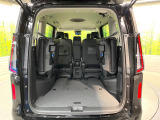 後席を格納すると、これだけの広さが!シーンに合わせたシートアレンジで、大きな荷物も積むことが出来ます♪