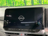【メーカー純正ナビ】インテリアに溶け込むスタイリッシュな「専用設計」メーカーナビを装備♪視認性や操作性など基本性能にも優れ、より上質なカーライフをお楽しみいただけます。