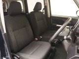 見通しのよいすっきりとした視界で、誰でも運転しやすいです。運転のしやすさは疲れにくさにも繋がります!