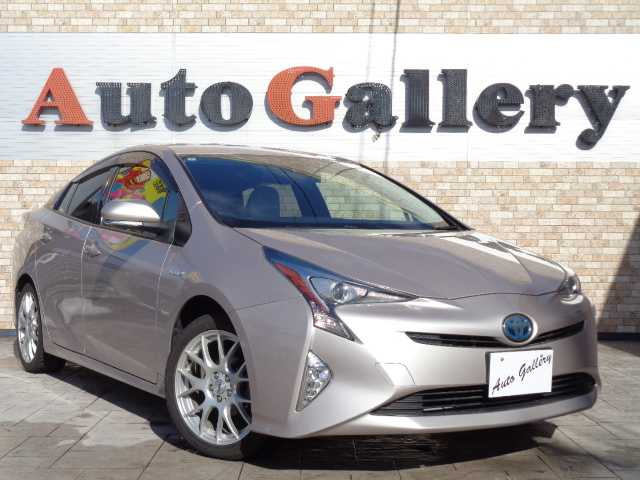 プリウス1.8 S ツーリングセレクション E-Four 4WD