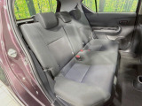後部座席も気になるようなキズ・汚れやへたり等、大きなダメージはなく、良好な状態です。