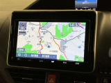 【トヨタ純正SDナビゲーション装備】純正品だから使いやすい!フルセグTV視聴可能で室内も快適♪地図データが古くなってきたら全国トヨタディーラーで更新(有料)も簡単にできます♪