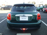 MINI自動車保険も取り扱っております。MINI自動車保険にご加入いただくと、万一のトラブルを24時間365日サポートするエマージェンシー・サービスの 【プレミアム】 をご利用いただけます。