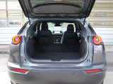シートを倒せば広々。趣味の道具も積んでお出かけできます。Spacious if seats folded. Go out loading hobby tools.
