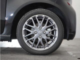 アルミホイール装着車です!これで足元まわりもおしゃれにきまります!