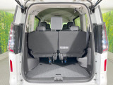 普段のお買い物や通勤、送迎等に十分な荷室スペースを確保しております。セカンドシートを倒すと、大きな荷物の積載も可能です♪