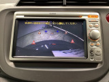 バックモニター付きで、車庫入れやバック時の後方確認をサポート。