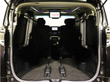 ミニバン最大級のスペース!ご家族、お友達とのキャンプやバーベキューほか、お仕事でも十分な容量が有ります!
