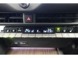 ★運転席と助手席でそれぞれお好みに合わせて温度設定が行えるフルオートエアコンです。外気温や室温、日射量を感知し、吹き出し温度、風量を緻密に制御します