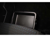 助手席シートアンダートレイ装備!色々収納でき室内もスッキリ!