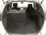 シートを倒せばラゲッジスペースも広々。BBQやゴルフなど様々な用途で活躍します。アクティブに動かれるお客様には強い味方です!
