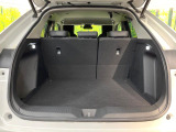 普段のお買い物や通勤、送迎等に十分な荷室スペースを確保しております。セカンドシートを倒すと、大きな荷物の積載も可能です♪