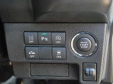 踏み間違い時の急発進を防ぎ、駐車時の安心を支えます。 Prevents sudden start by pedal error, supporting parking safety.