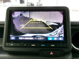 駐車時に後方がリアルタイム映像で確認できます。大型商業施設や立体駐車場での駐車時や、夜間のバック時に大活躍!運転スキルに関わらず、今や必須となった装備のひとつです!