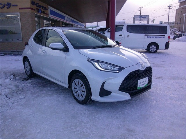 ヤリス1.5 ハイブリッド G E-Four 4WD