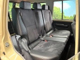 後部座席も気になるようなキズ・汚れやへたり等、大きなダメージはなく、良好な状態です。