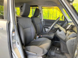 運転席シート廻りは使用感も少なく、良好な状態となっています。前オーナー様が丁寧に使っていたことがよくわかりますね。